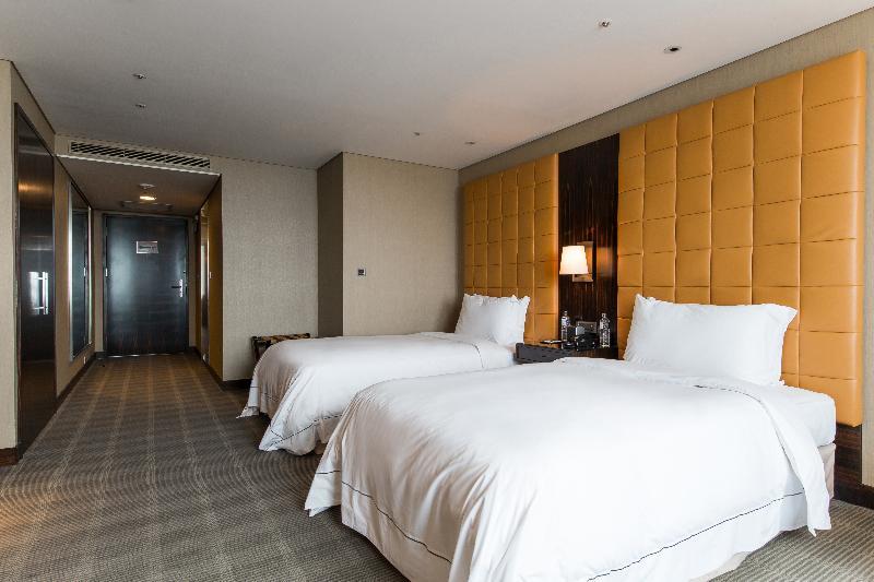 The Landis Taichung Hotel Bagian luar foto